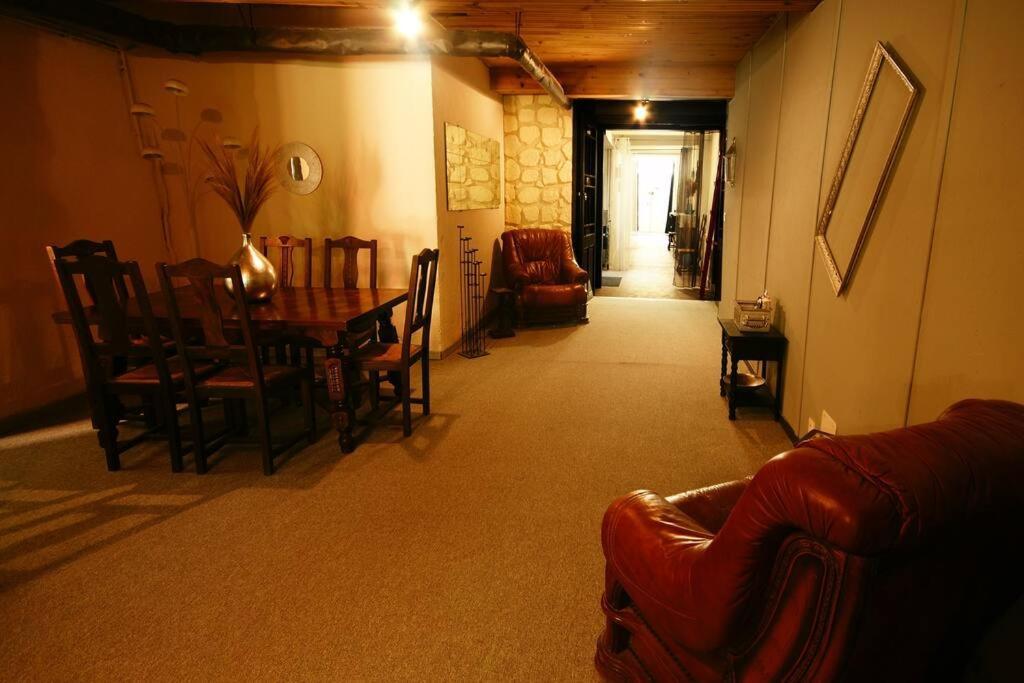Chambre Dans Maison De Ville - 2 Personnes Oloron-Sainte-Marie Exterior photo